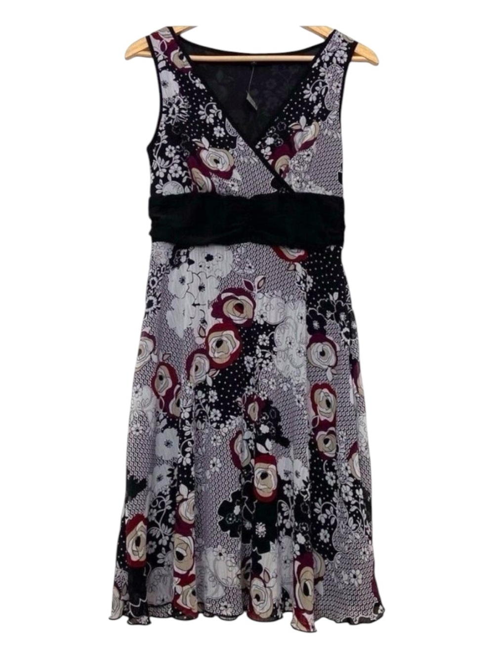 Reitmans new midi dress sleeveless black white red contemporary v neck jersey